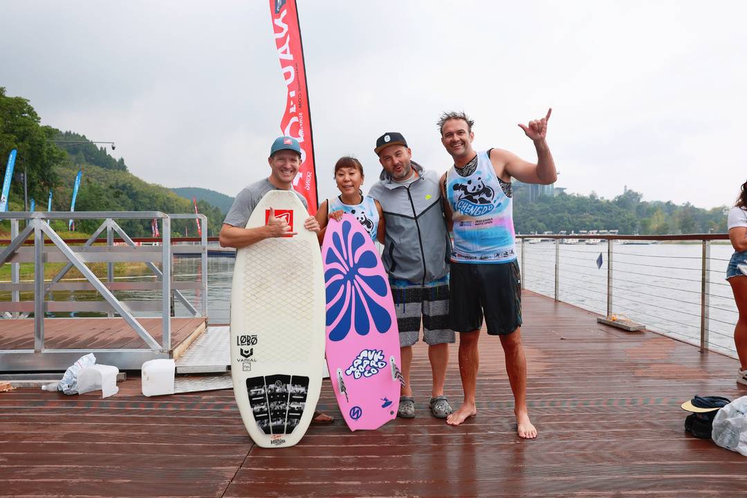 AA, 再次因国际 AA, 再次因国际